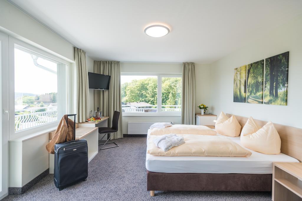 Landhotel Kristall Bad Marienberg Bagian luar foto